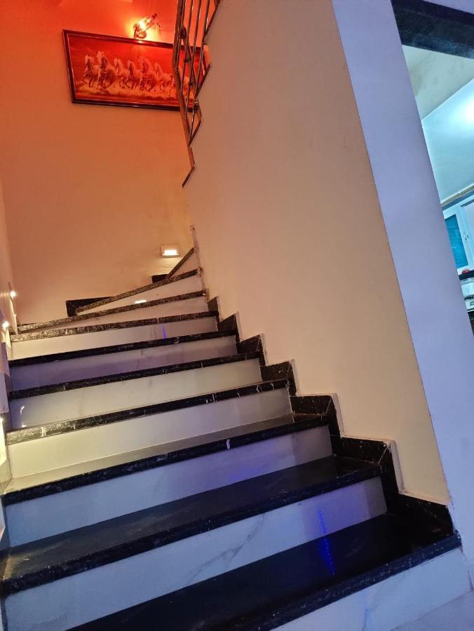 Hotel Sardar Rooms Garudeshwar Екстер'єр фото
