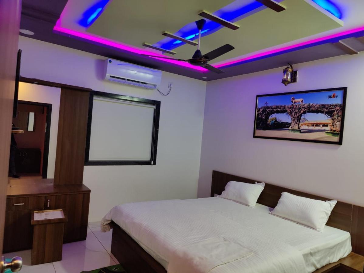 Hotel Sardar Rooms Garudeshwar Екстер'єр фото