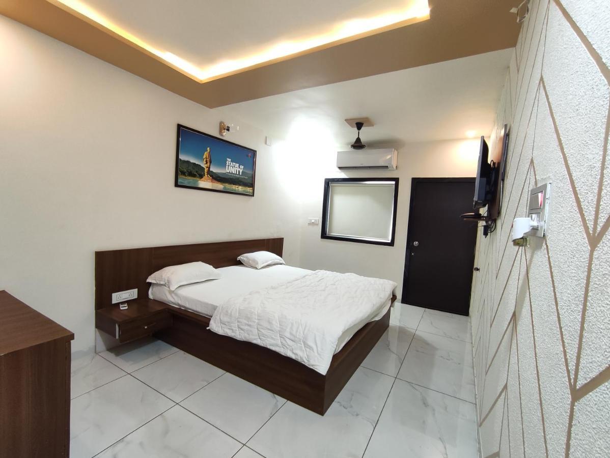 Hotel Sardar Rooms Garudeshwar Екстер'єр фото