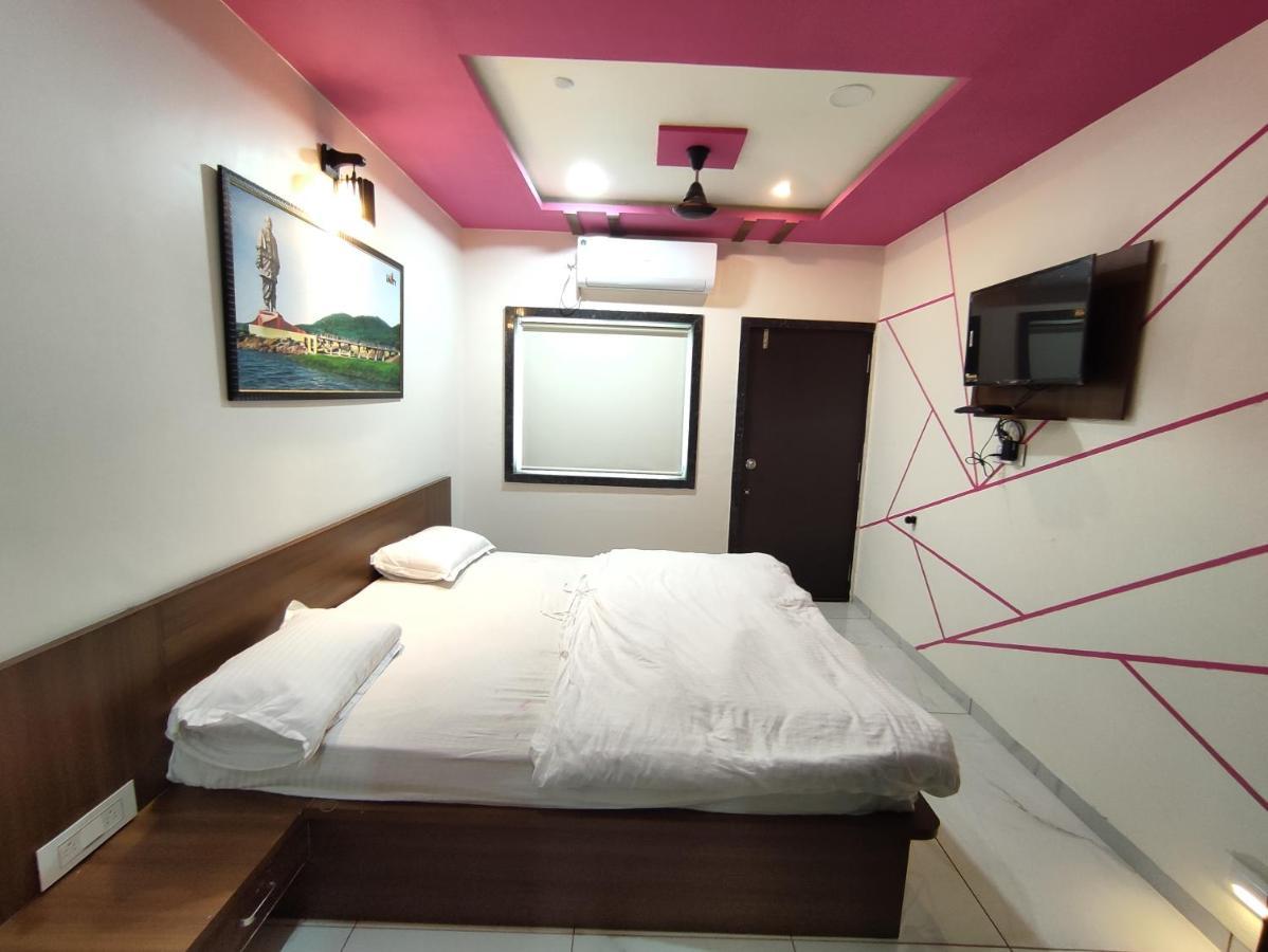 Hotel Sardar Rooms Garudeshwar Екстер'єр фото
